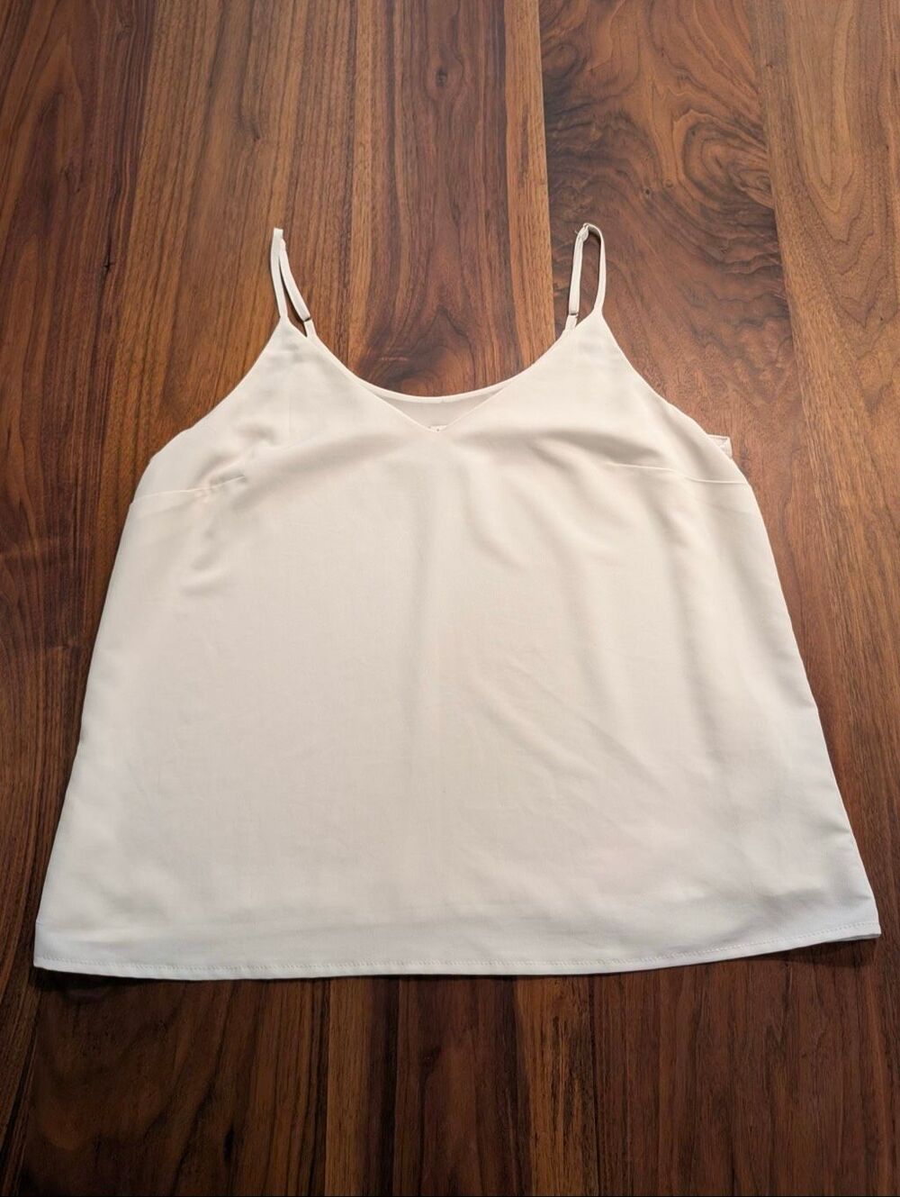 A New Day Women's White Chiffon V-Neck Flowy Camisole Tank Top Size Medium NWOT